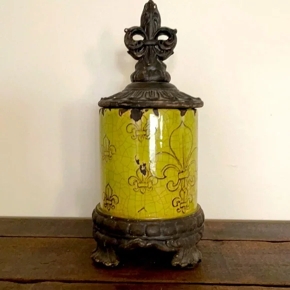 Vintage Ceramic Home Decor - Picture 1 of 4